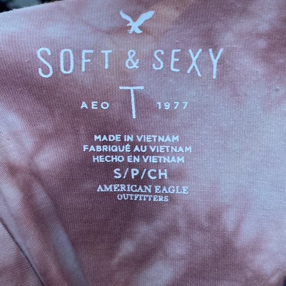 American Eagle Off the Shoulder Tank Top. - Picture 3 of 3